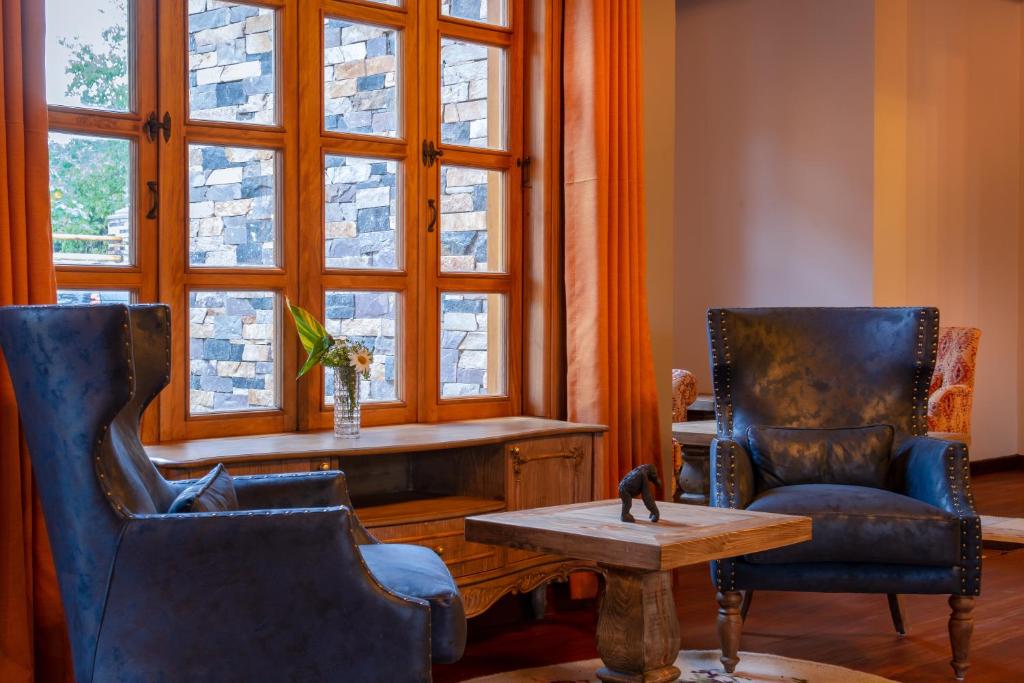 Posezení v ubytování Chimpundu Lodge
