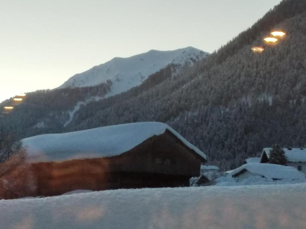 Výhľad na hory alebo výhľad na hory priamo z apartmánu