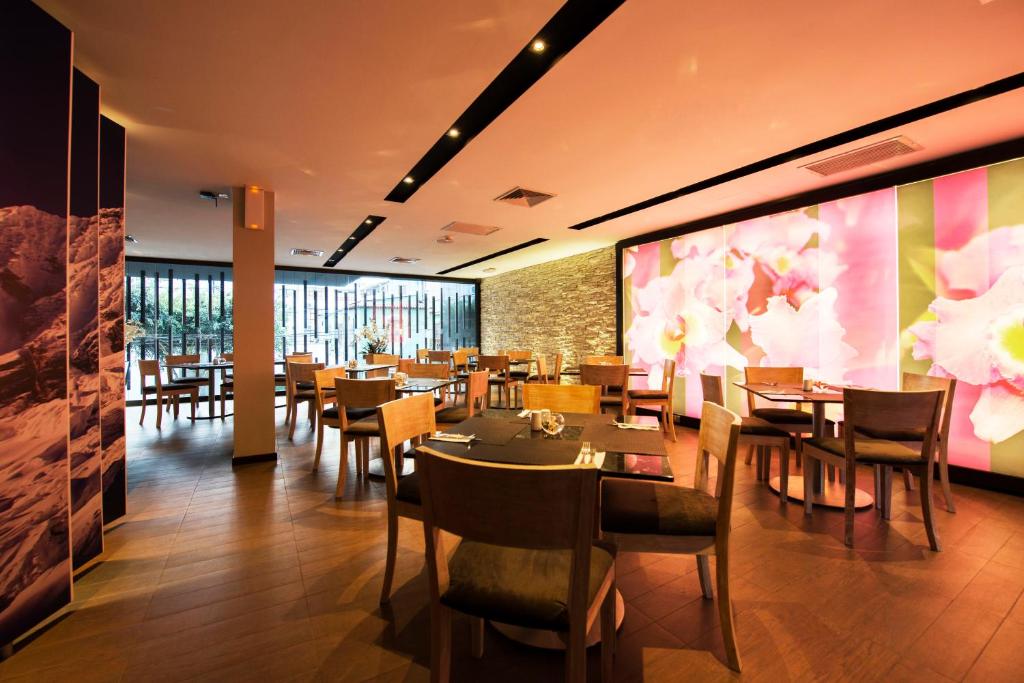 Restaurace v ubytování Arawi Miraflores Prime