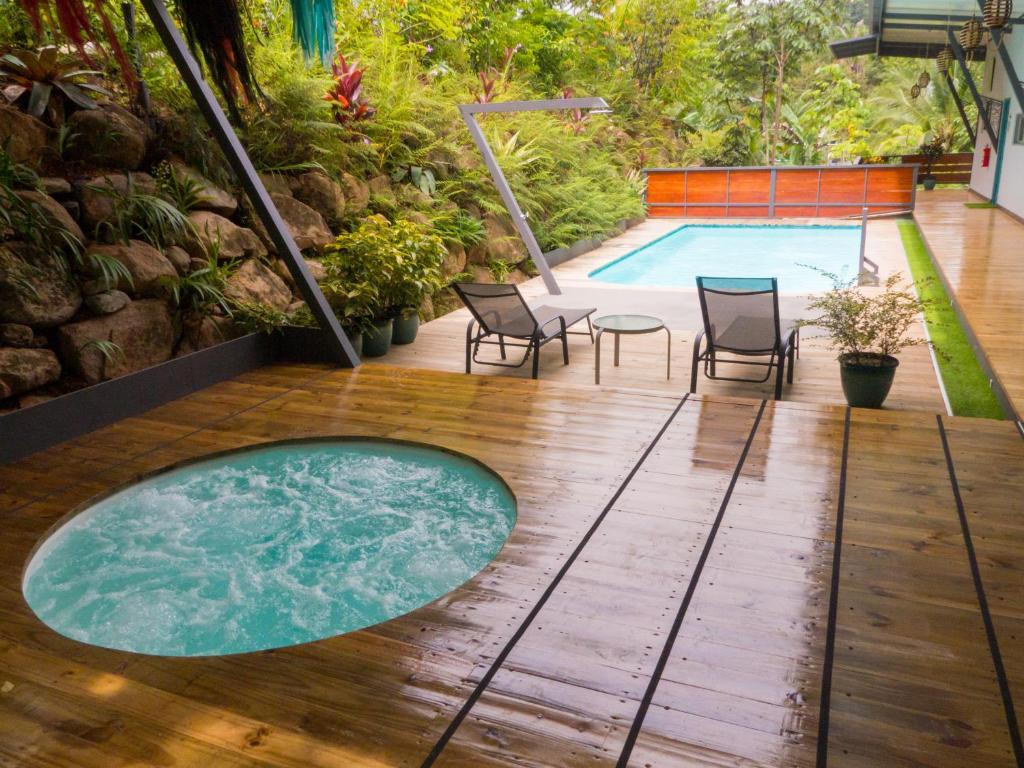 Bazén v ubytování Hotel FAREMITI Uvita nebo v jeho okolí