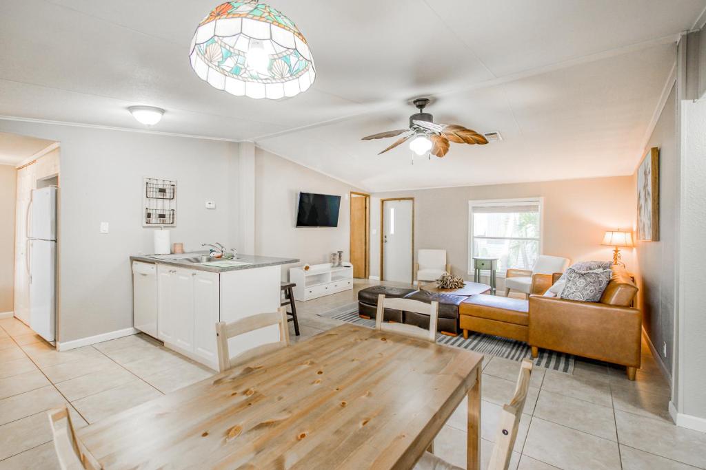 TV a/nebo společenská místnost v ubytování White Palm