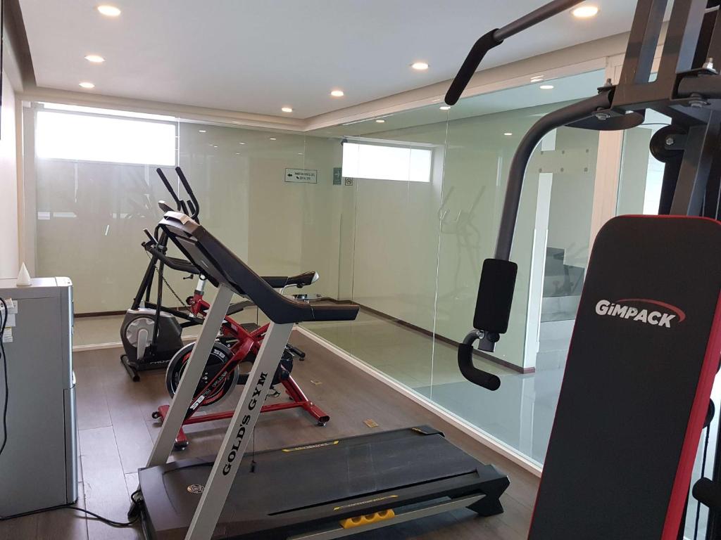 Gimnasio o equipo deportivo en Best Western Plus Metepec & Suites