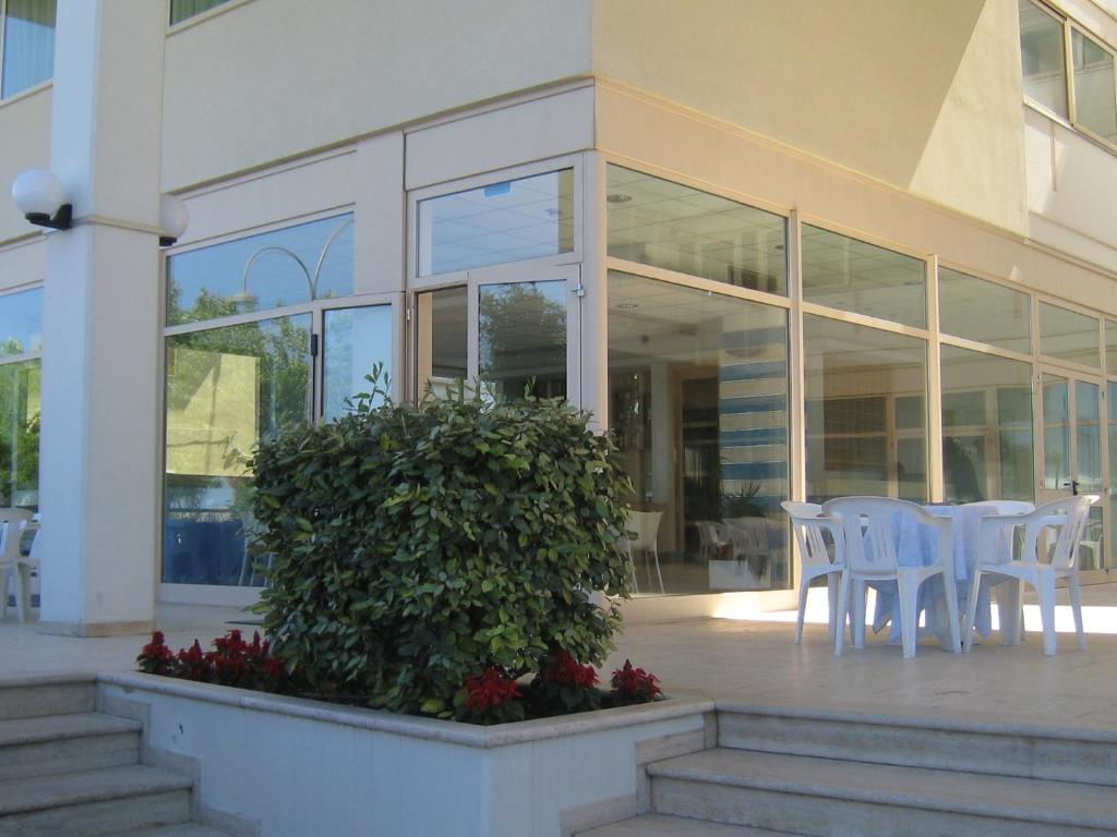 A balcony or terrace at Hotel Miramare