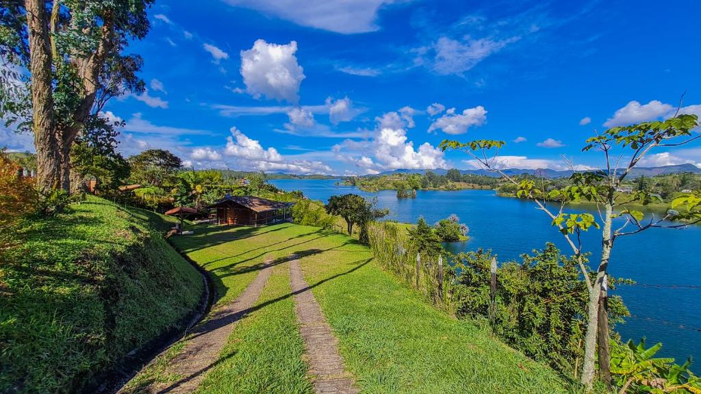 Loge Cabaña peñol-Guatape