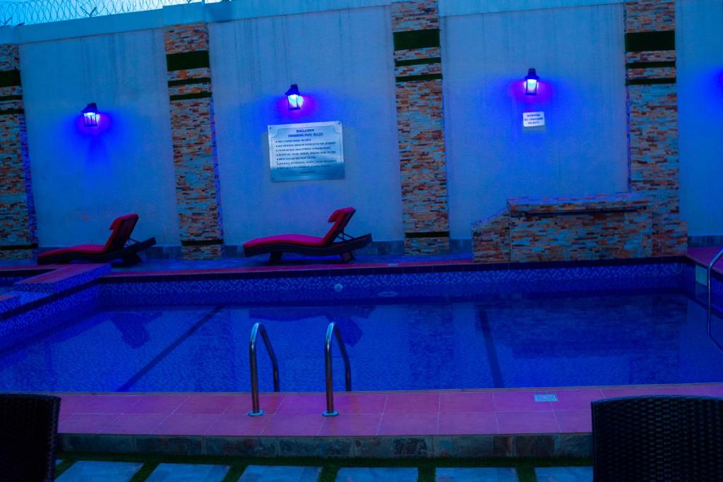 Bazén v ubytování Carlton Swiss Grand Hotel nebo v jeho okolí
