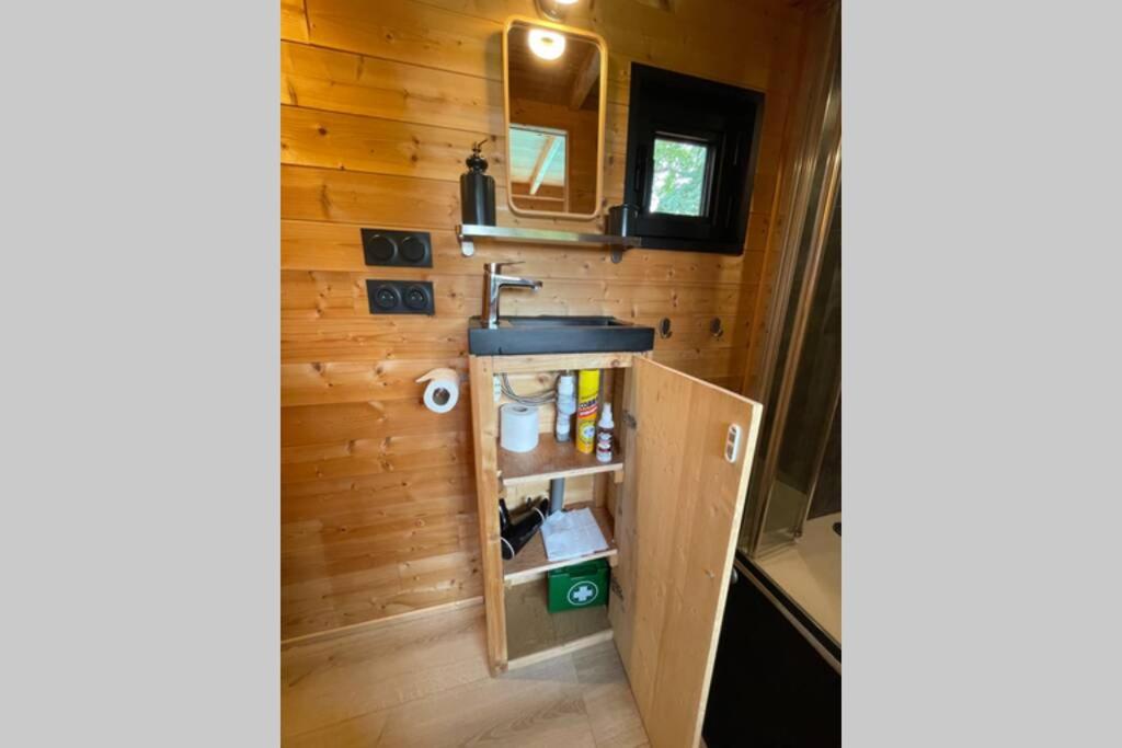 Fotografie z fotogalerie ubytování myinsolite - Tiny-house, jacuzzi, brasero, piscine v destinaci Aigues-Mortes