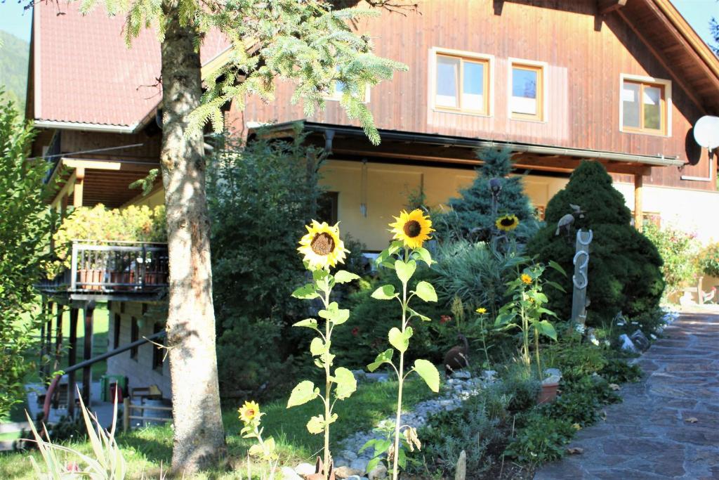 Vonkajšia záhrada v ubytovaní Schönes Apartment Prägant
