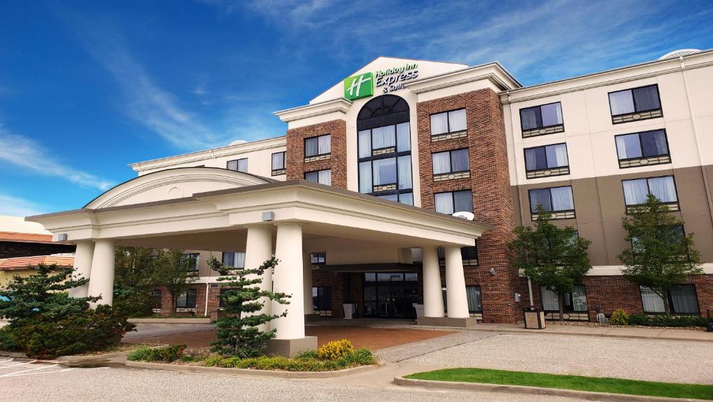 Galería fotográfica de Holiday Inn Express Hotel & Suites Erie-Summit Township, an IHG Hotel en Erie