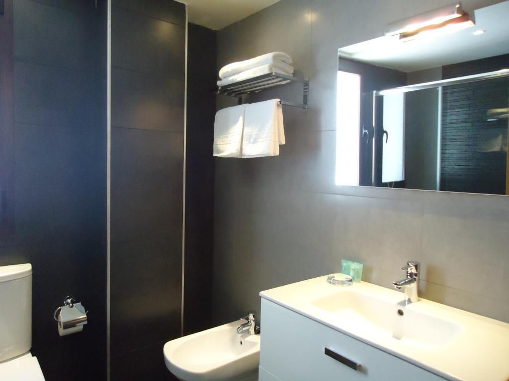 Apartamentos Turísticos Mauror - 18