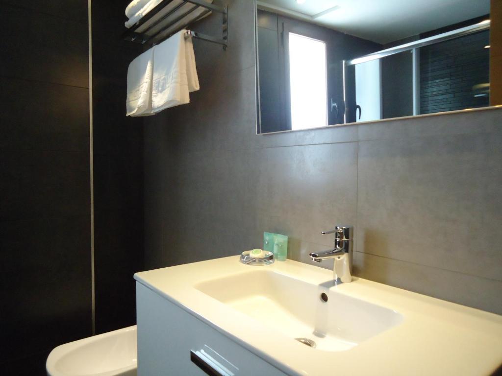 Apartamentos Turísticos Mauror - Duplex Appartement De Trois Chambres