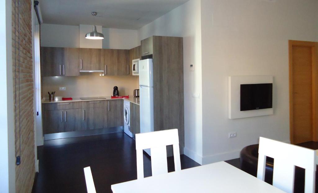 Apartamentos Turísticos Mauror - 3