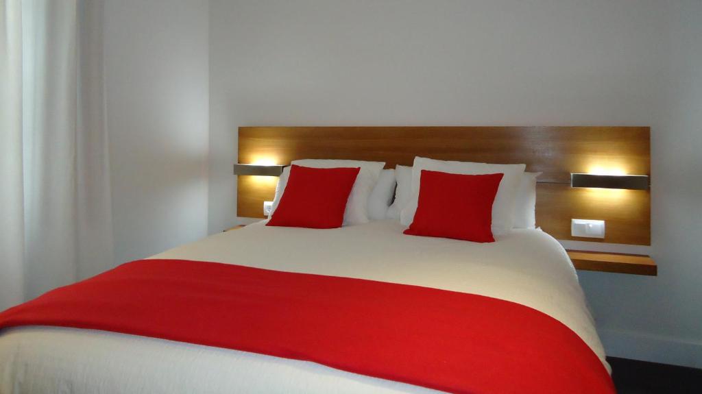 Apartamentos Turísticos Mauror - 8