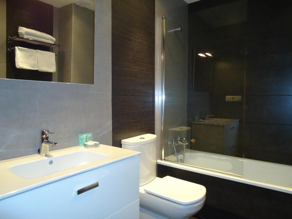 Apartamentos Turísticos Mauror - 4