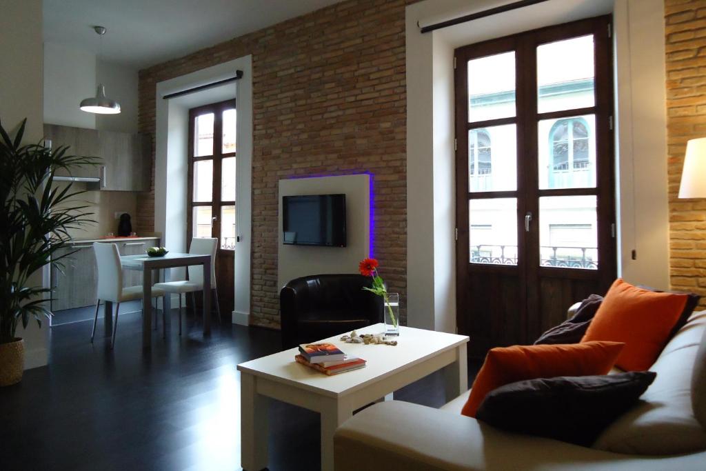 Apartamentos Turísticos Mauror - 7