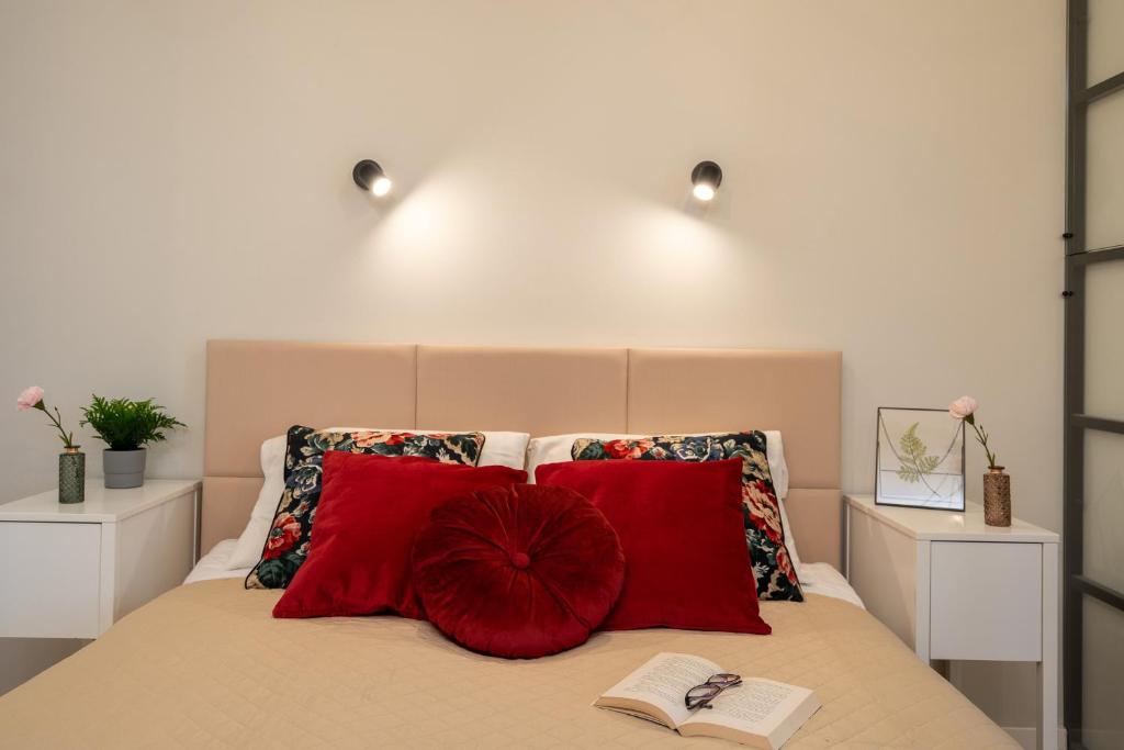 Avium Old Town Apartments - 12