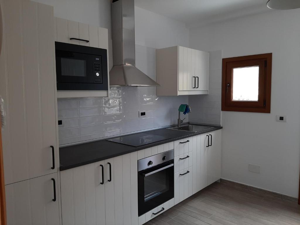 A kitchen or kitchenette at El blanquizal A