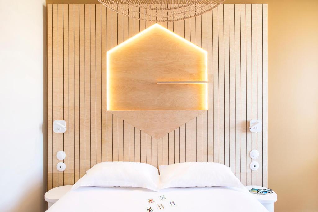 Postel nebo postele na pokoji v ubytování Hôtel Life Marseille VP - Vieux Port