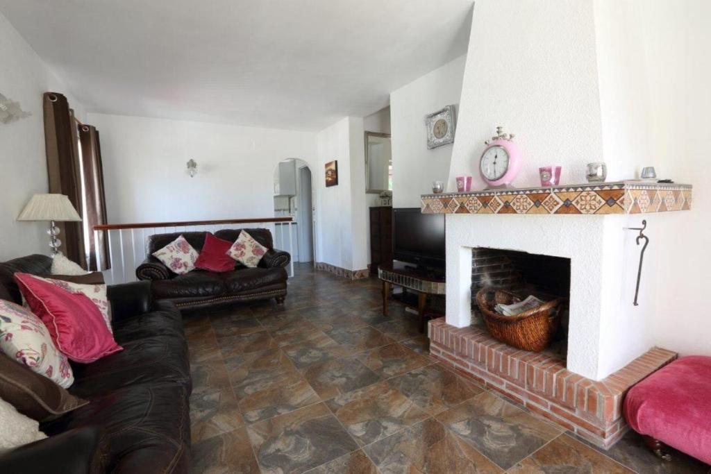Posezení v ubytování Delightful 5 Bed Villa in Fuengirola costa del sol
