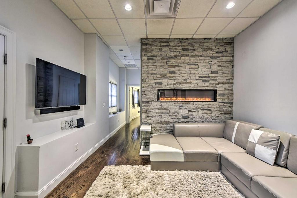 PetFriendly Apartment, 6 Miles to Downtown, Revere, MA