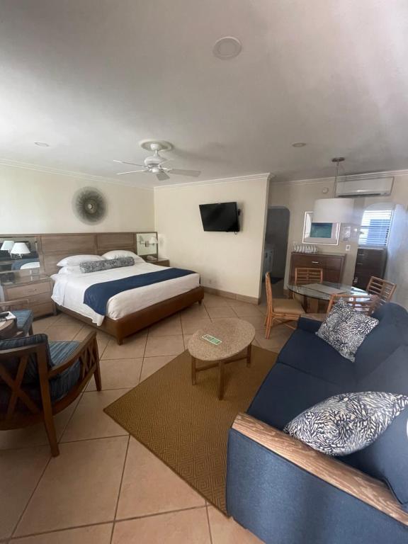High Noon Beach Resort - Estudio King Con Sofá Cama