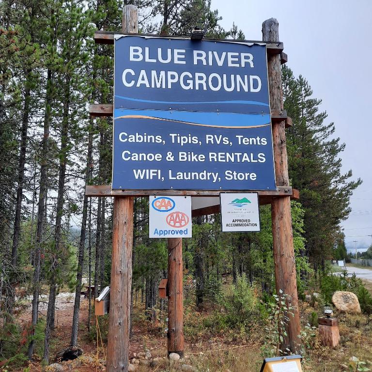 Blue River Campgrounds & Cabin-public washroom photo