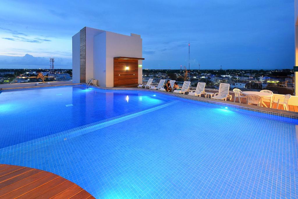 Bazén v ubytování Fiesta Inn Chetumal nebo v jeho okolí