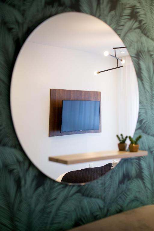 Blue Tropics Studio in Little Italy with kitchen by Den Stays - Appartement
