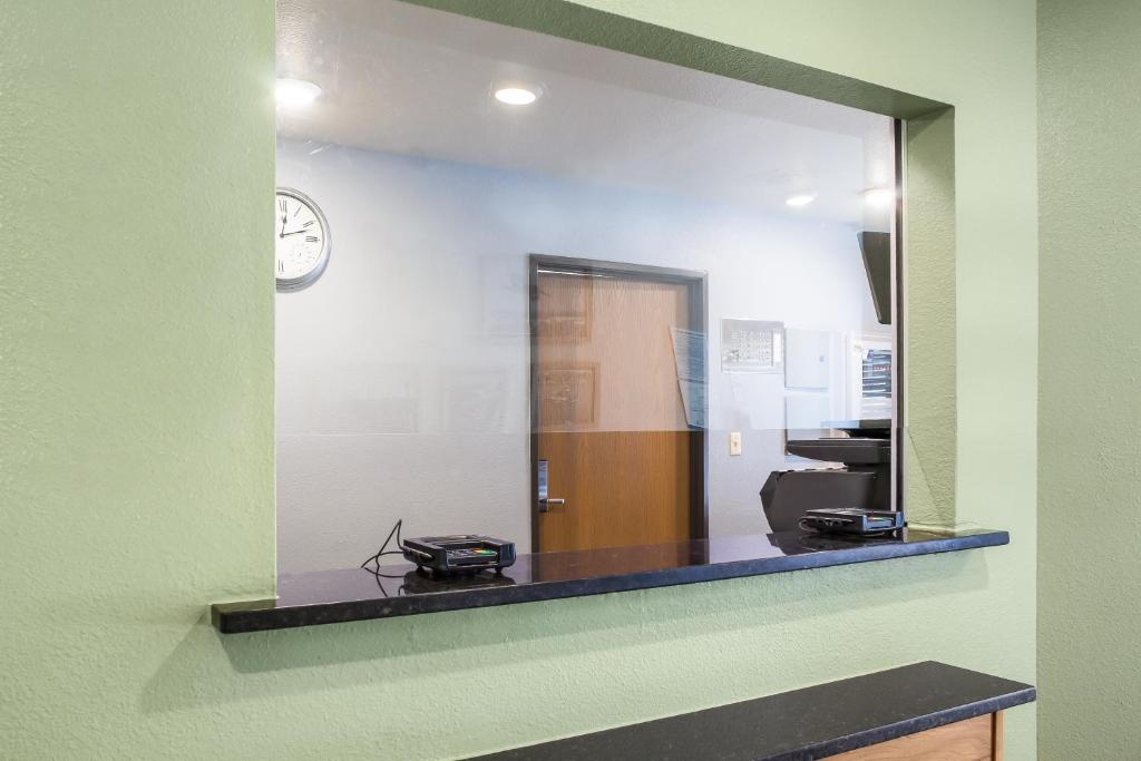 Fotografie z fotogalerie ubytování WoodSpring Suites Conroe v destinaci Conroe