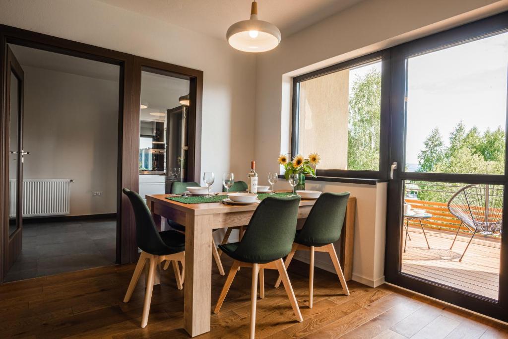 Bazalt Apartments - Two-Bedroom Deluxe Apartment With Balcony