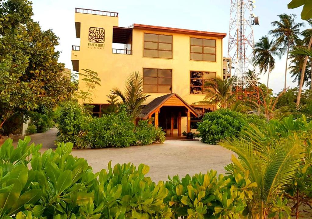 Zahrada ubytování Endheri Sunset Dhangethi