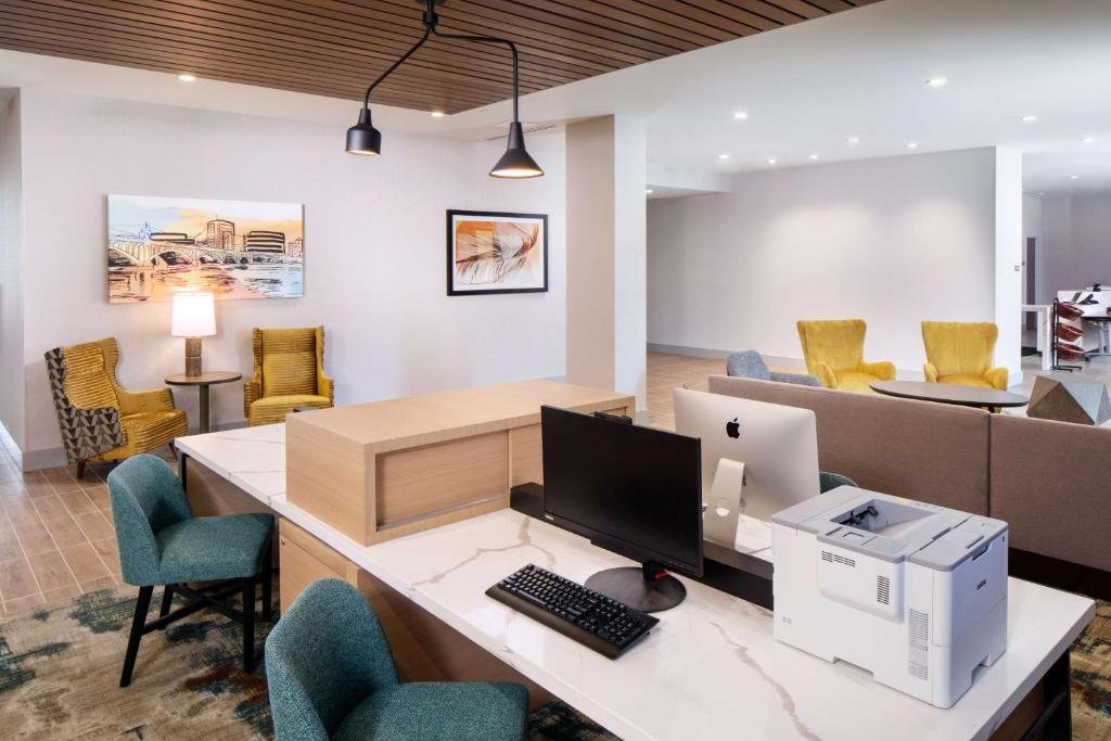 Hyatt House North Scottsdale photo