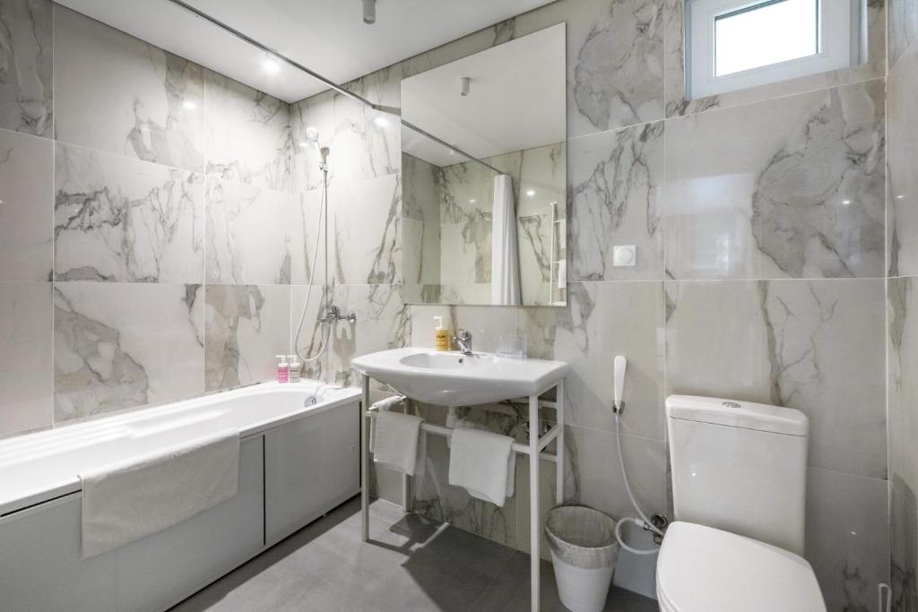 The summer suites - Suite Con Baño De Spa