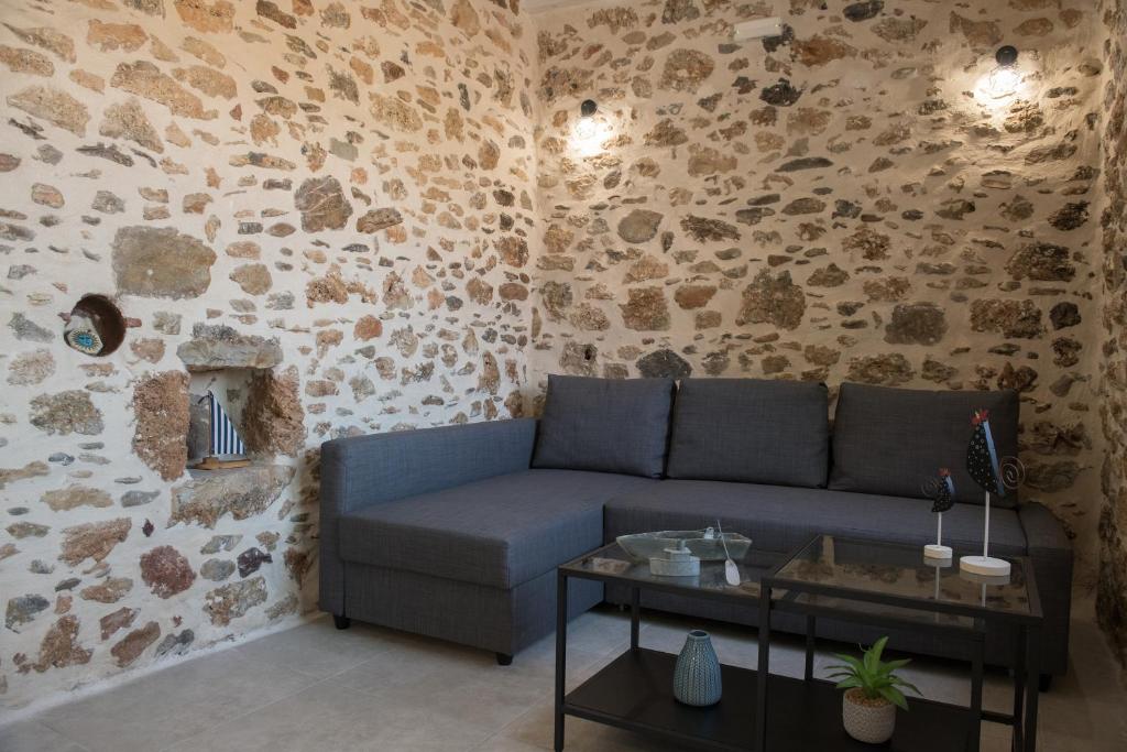 Posezení v ubytování Petrino in Sisi with private pool and garden