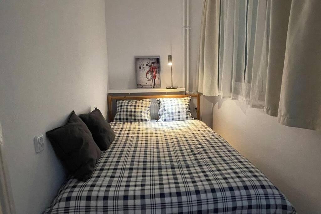 Posteľ alebo postele v izbe v ubytovaní Super Apartament SAWA 2 Metro WiFi 500 mbs TV'50 Netflix HBO AppleTV+