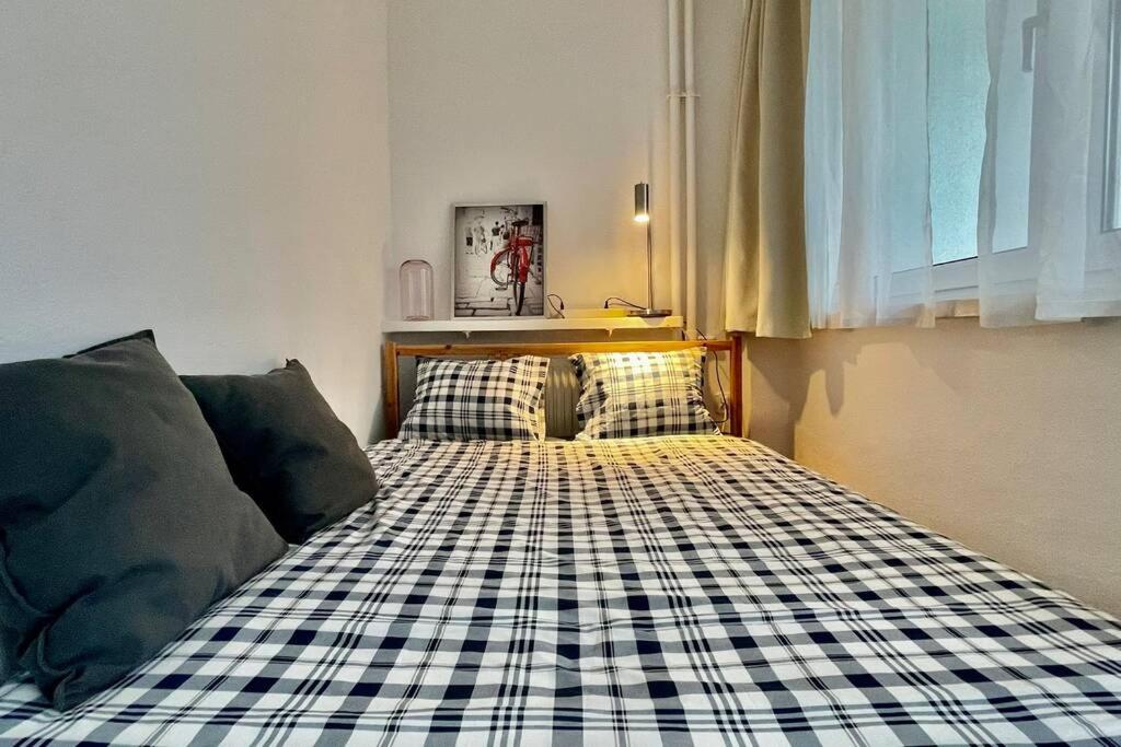 Posteľ alebo postele v izbe v ubytovaní Super Apartament SAWA 2 Metro WiFi 500 mbs TV'50 Netflix HBO AppleTV+