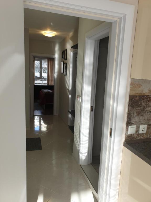 Kép New The Twins Varna Two-Bedroom, Apt 5 at 15 Tsani Ginchev Street, floor 3 szállásáról Várnában a galériában