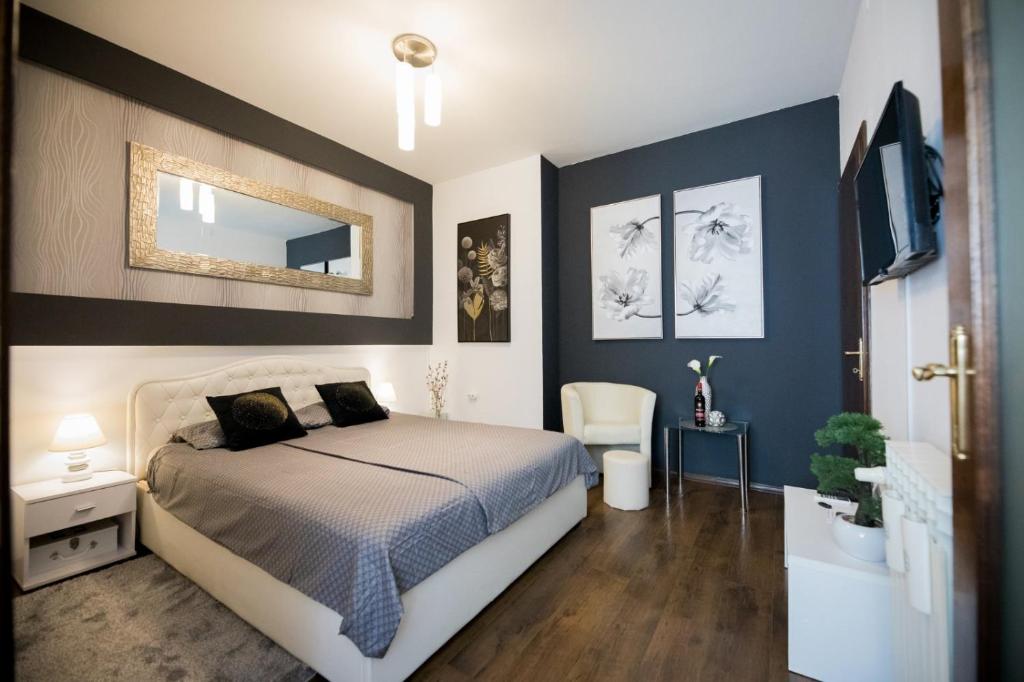 The Bridge - private parking - 2