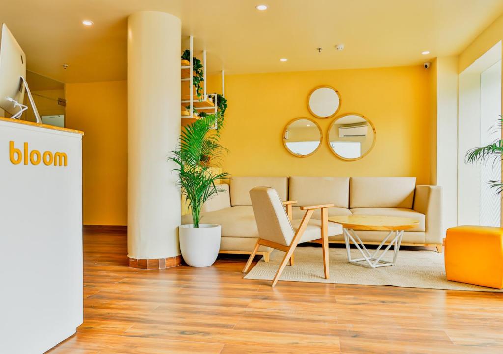 Posezení v ubytování Bloom Hotel - Worli South Mumbai