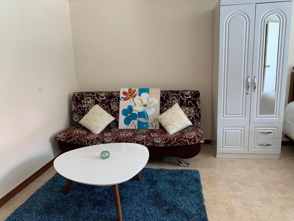 Sandpiper Beach Apartments - Deluxe King Studio
