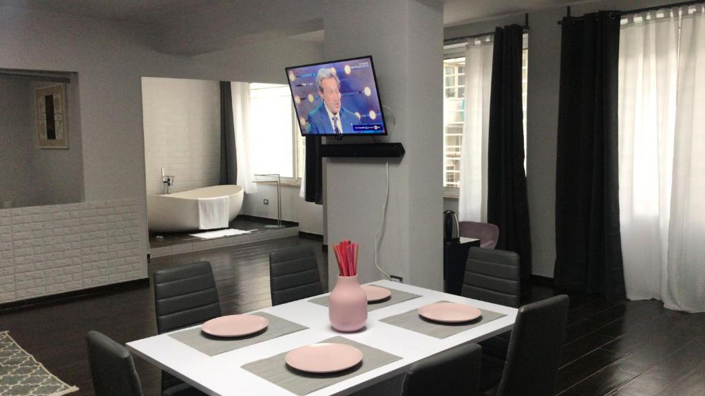 Telewizja i/lub zestaw kina domowego w obiekcie Argiro95 Luxury