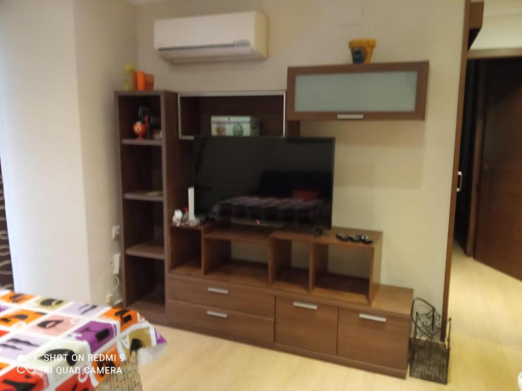 Zdjęcie z galerii obiektu APARTAMENTO BIEN SITUADO CON PARKING w Sewilli