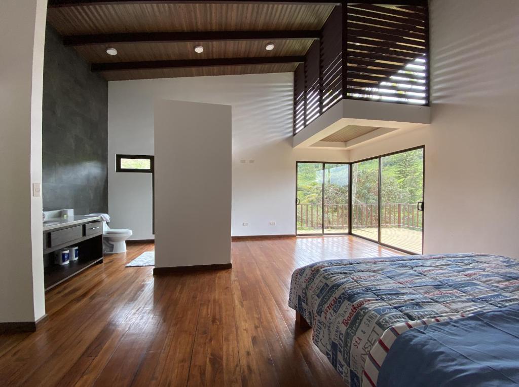 Arte de Plumas birding lodge - King Room With Balcony