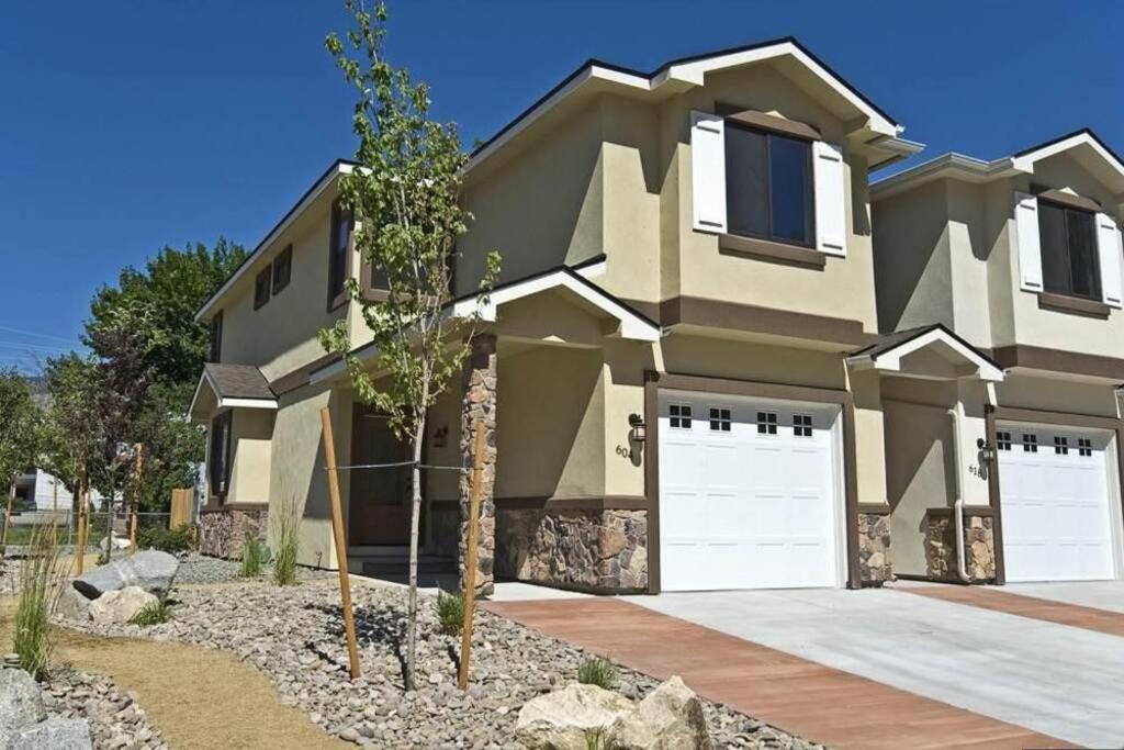 BRAND NEW townhome CARSON CITY 3 bed25 bath 20 mins to LAKE TAHOE