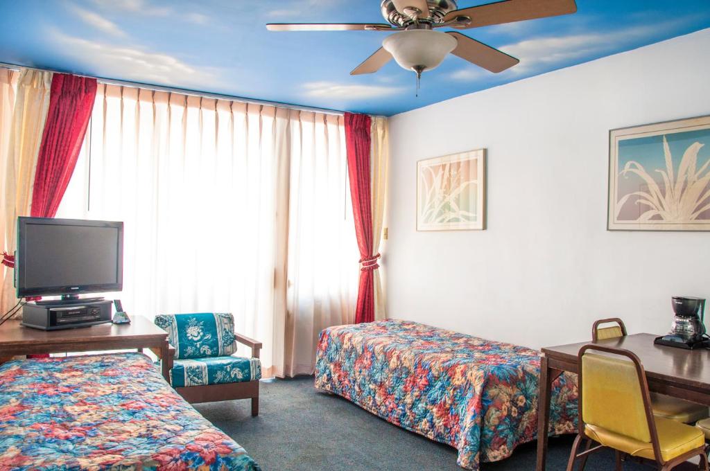 Holiday Surf Hotel (with full kitchen) - 一卧室四人间 - 不退款