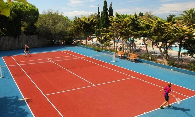Tenis a/nebo squash v ubytování Mobilhome almira nebo okolí