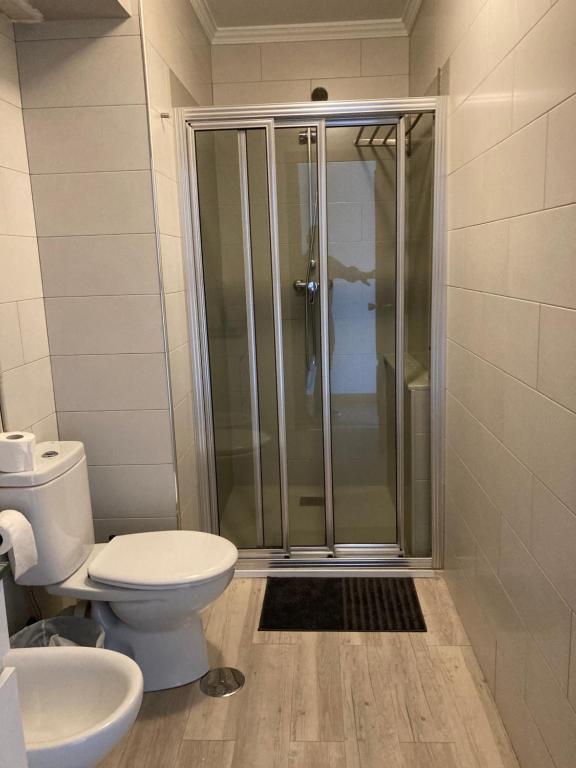 Hostal Crisol X Liste Station - Chambre Jumelle Avec Salle De Bain Privée