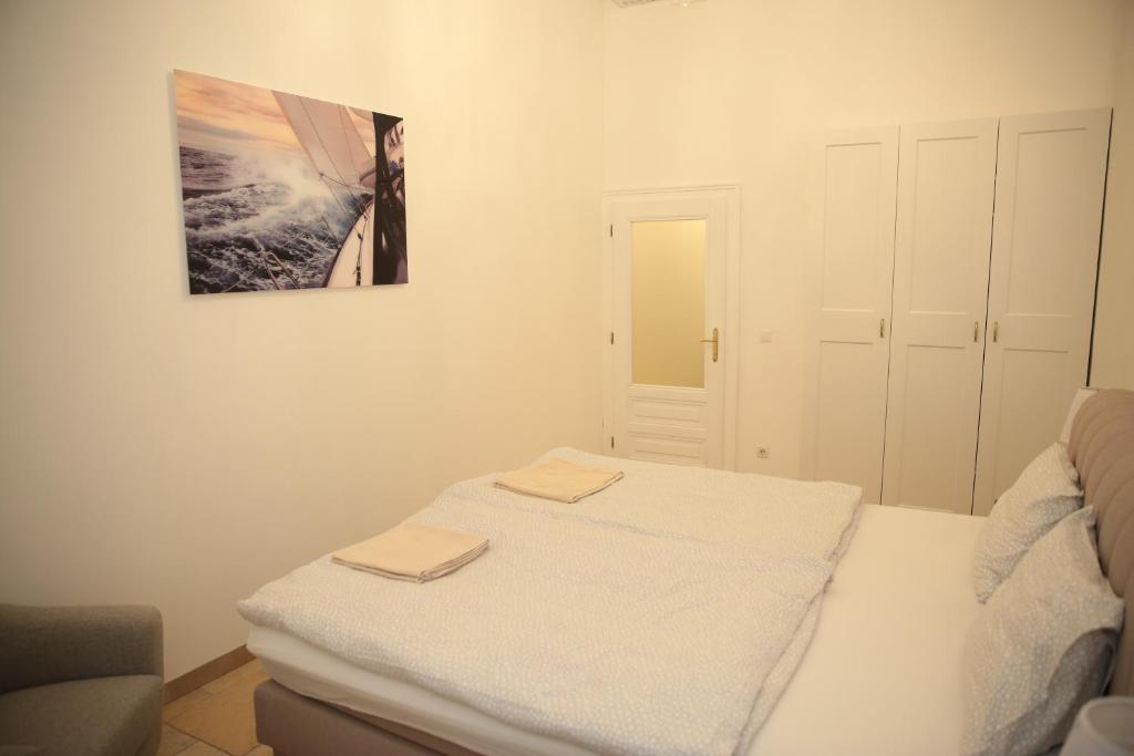 Heart of Vienna - City Apartment - 16