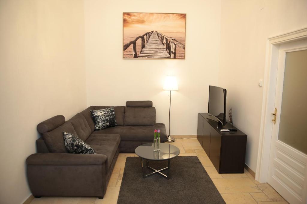 Heart of Vienna - City Apartment - 12