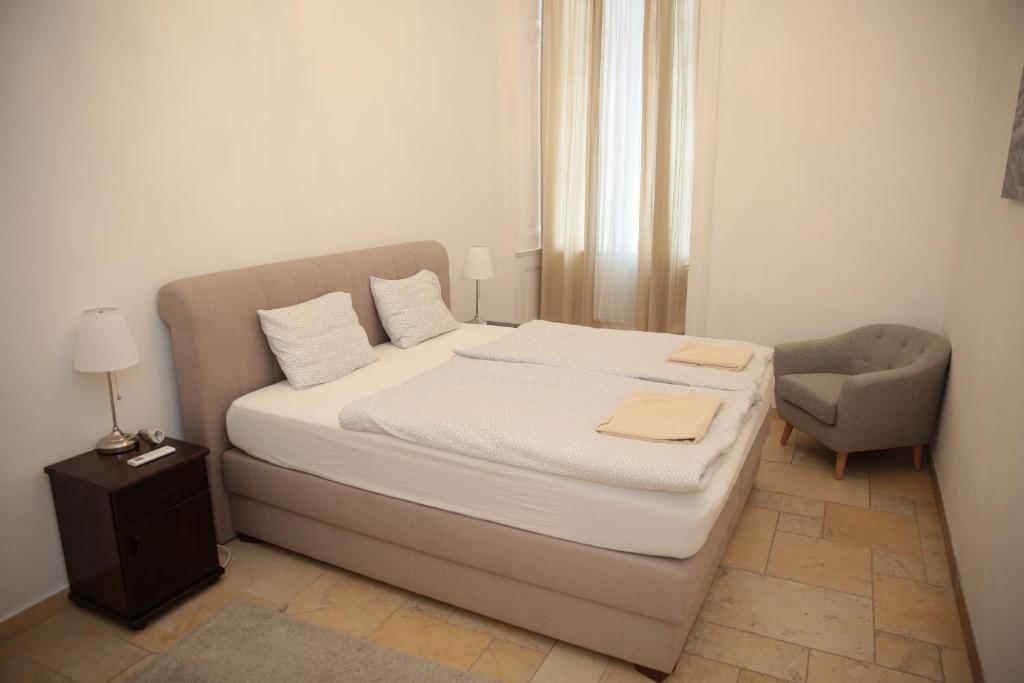 Heart of Vienna - City Apartment - 14