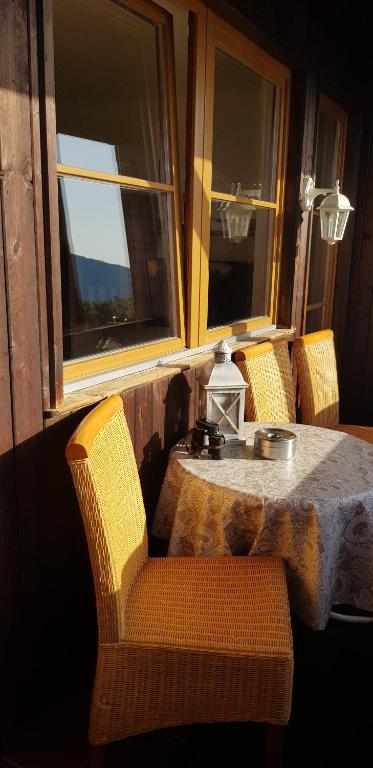 Posezení v ubytování Auszeit am Traunsee